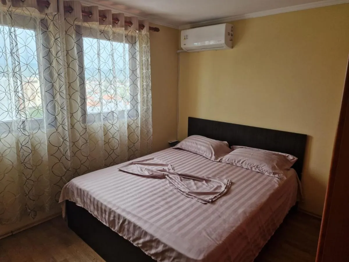 Stella Del Lago Family Apartment Deluxe Penthouse Pogradec 0*,  Albanië